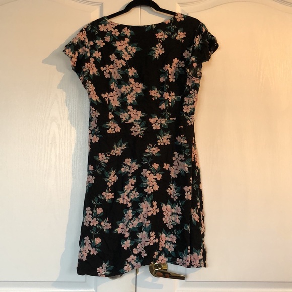 3/25 Summer mini dress V- neck floral center front button short sleeve - Picture 2 of 12